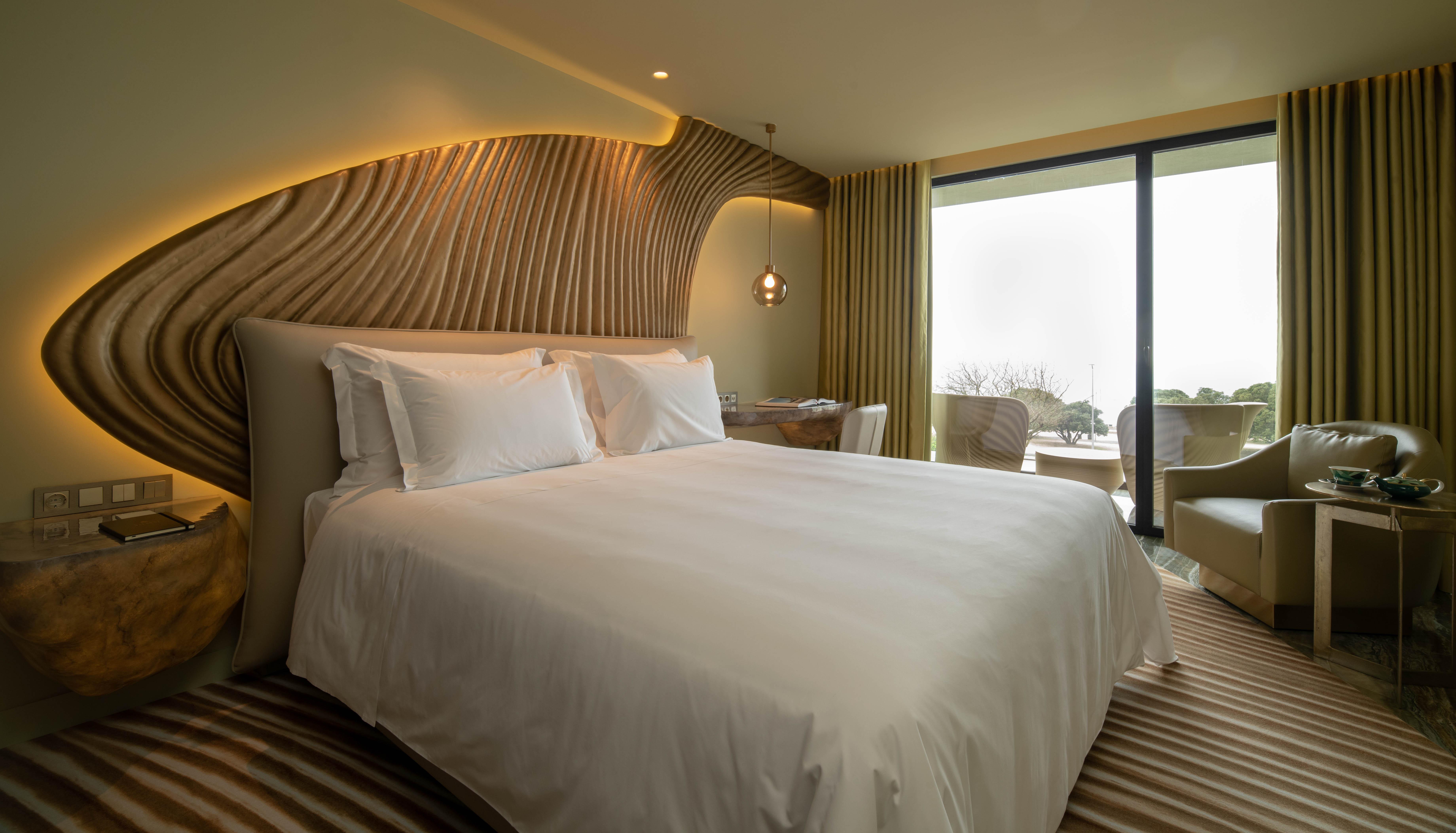 Vila Foz Hotel & Spa - Member Of Design Hotels Porto Kültér fotó A room at The Westin Lisbon
