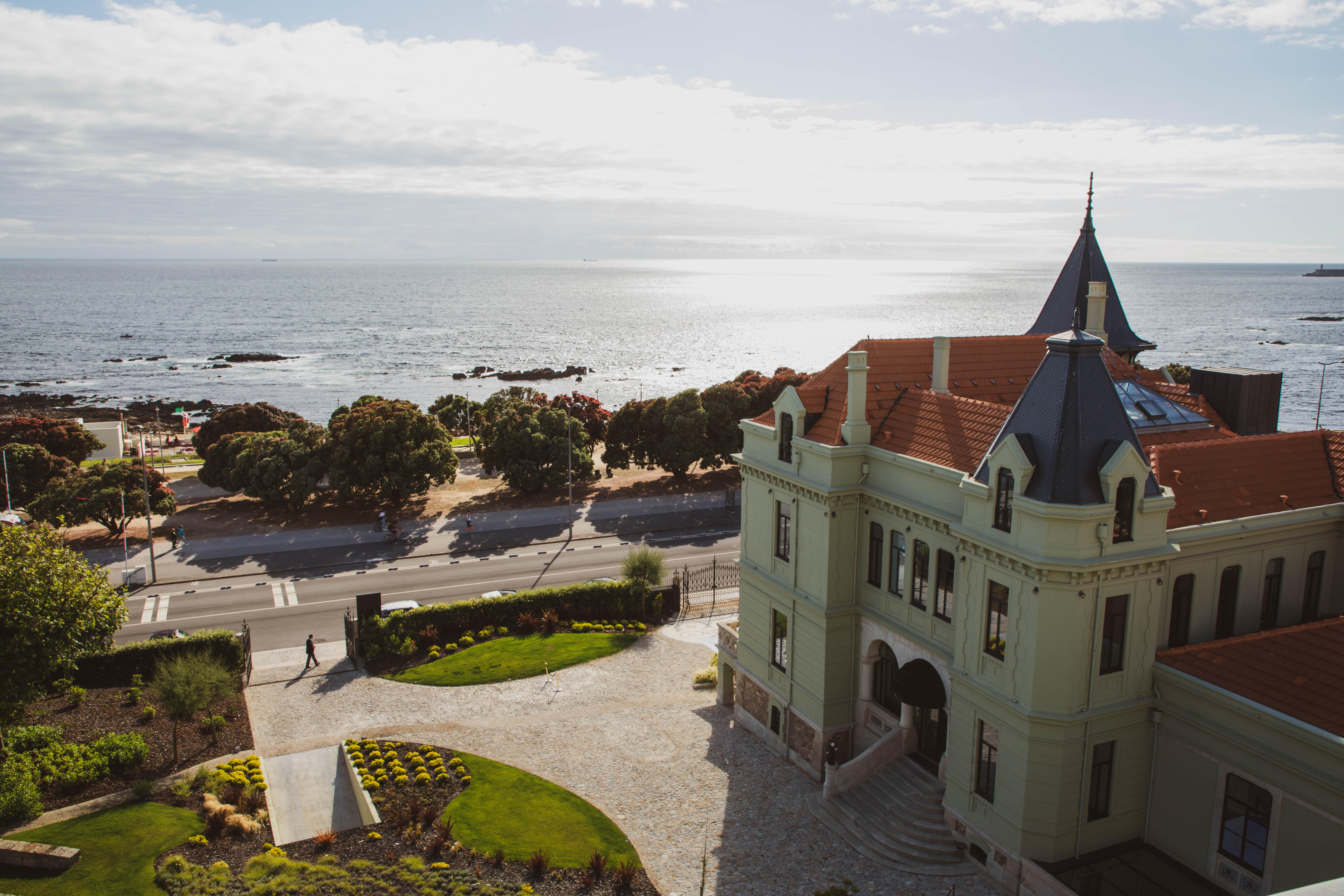 Vila Foz Hotel & Spa - Member Of Design Hotels Porto Kültér fotó The Old Harbour Master's House, now the Maritime Museum