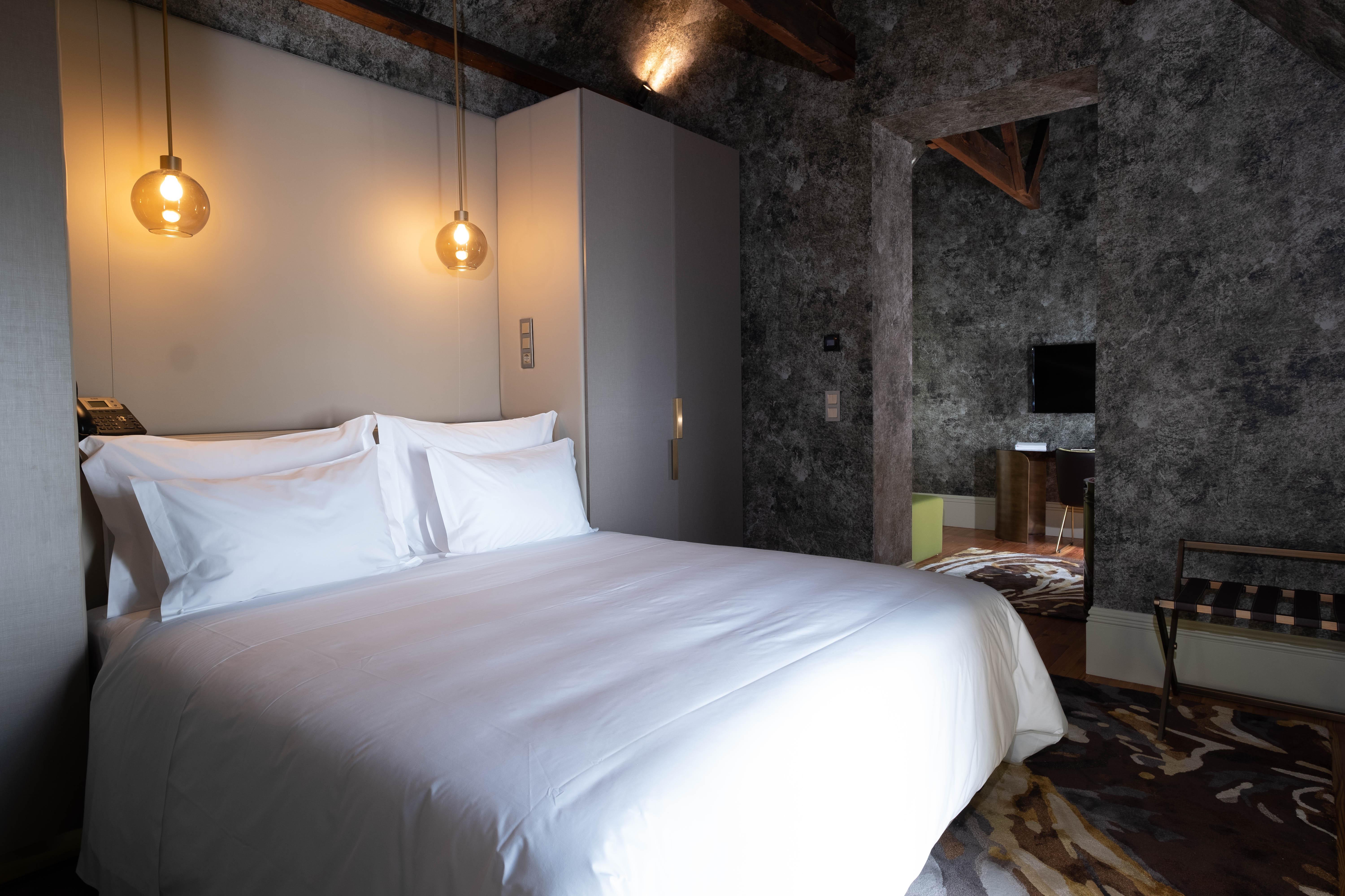 Vila Foz Hotel & Spa - Member Of Design Hotels Porto Kültér fotó A room at the hotel