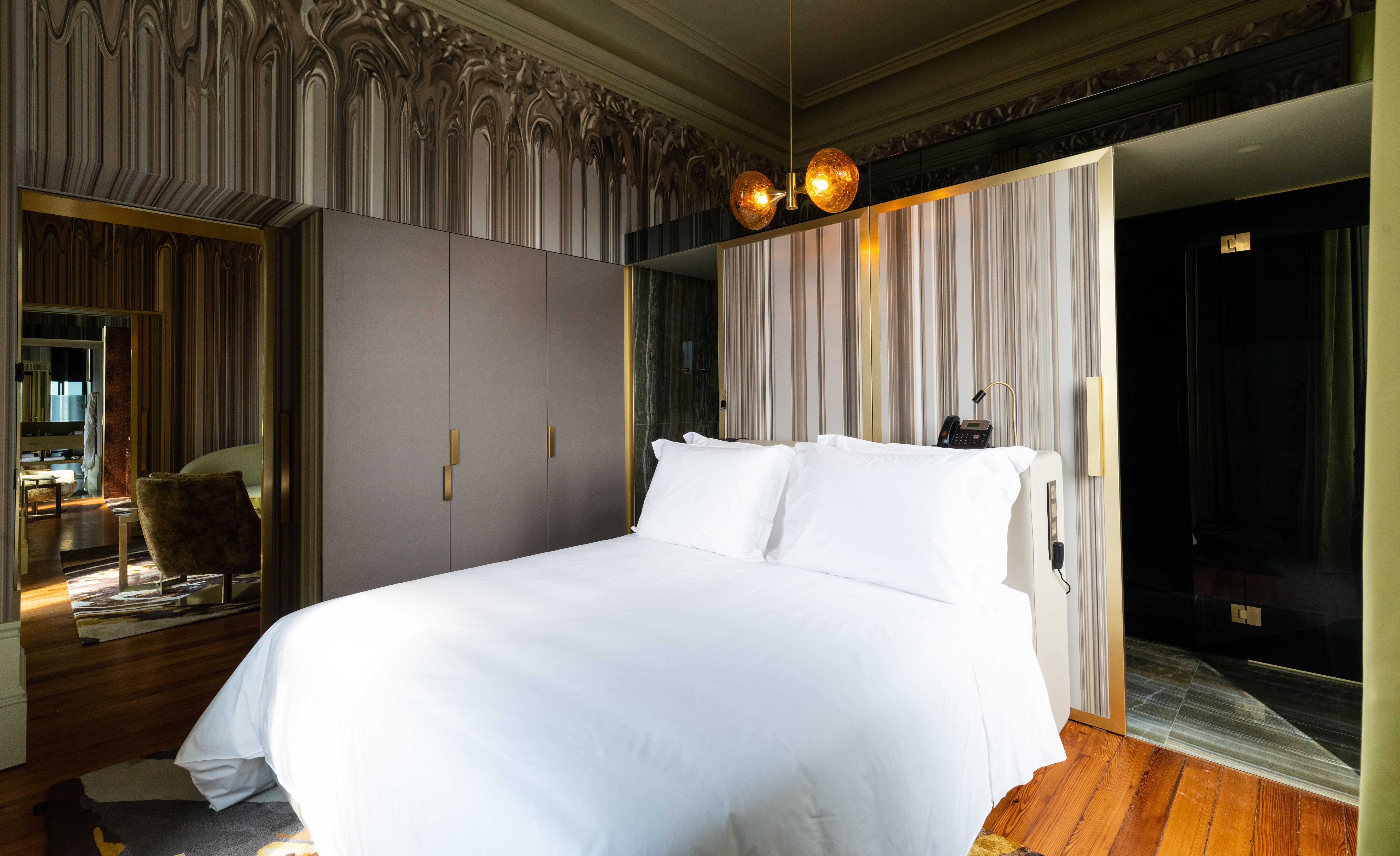 Vila Foz Hotel & Spa - Member Of Design Hotels Porto Kültér fotó A bedroom at the hotel